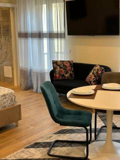 Valverde Apartments and Room - 2