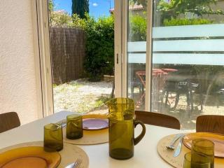 Charmant T2 avec Jardinet, Parking Privé, à 150m de la Plage – Sud, 4 Pers. - FR-1-701-68 - 6