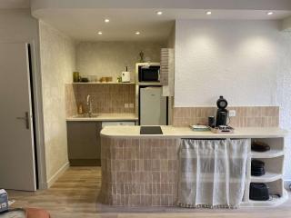 Charmant T2 avec Jardinet, Parking Privé, à 150m de la Plage – Sud, 4 Pers. - FR-1-701-68 - 2