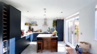 Peaceful Flat with Tranquil Garden Close to Station - 0
