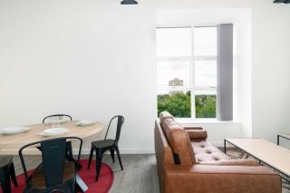 Contemporary 2 Bedroom Apartment in Manchester - 3