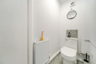 Luxury 3-Bedrooms House With Parking - 9