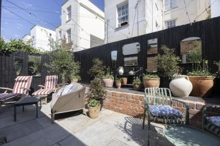 Contemporary 2-Bed 2-Bath Home with Parking - 7