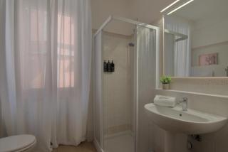 Veronetta Britis-House - 1