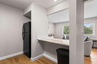 Newly Renovated Unit in Central Spfld #203 - 1