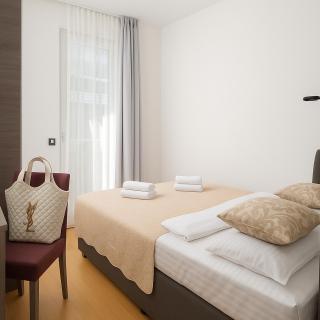 Sunny resort apartment with pool access - 7