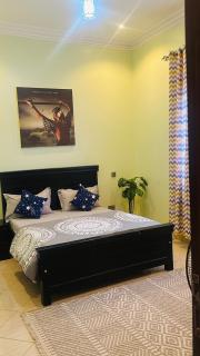 A Home Away Apt With Unlimited Wifi - 9