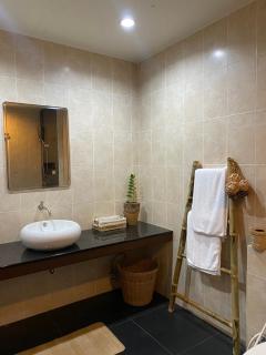 Arunta Samui - 1
