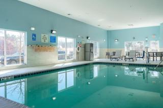 Holiday Inn Express Hotel & Suites Lake Zurich-Barrington by IHG - 2