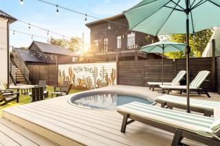 Sleeps 12 Pool Games Fun Mins from Downtown - 4