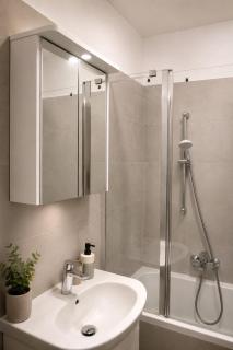 Aurion Modern Apartment near Prague Castle - Parking - Up to 6 Guests - 5