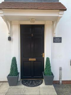 Hops Cottage, Yarm - private parking in gated Mews - 0