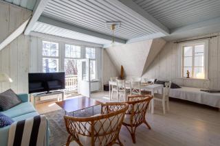 Villa Rosa Seaside Apartment in Hanko - 3
