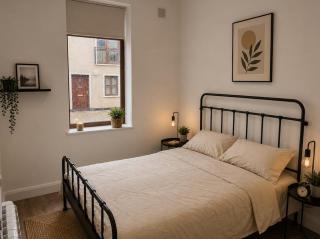 Stylish Apartment in Clifden Town Centre Sleeps 4 - 8