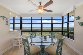 Beachfront condo with pool and dazzling ocean view - 3