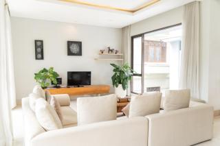 Hikari Hill View Villa 7 Bedrooms With a Private Swimming Pool and a Billiard Table - 1