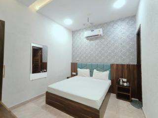 Hotel KR Near Golden Temple - 1