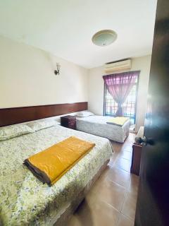 The 5R Famosa Villa - 7
