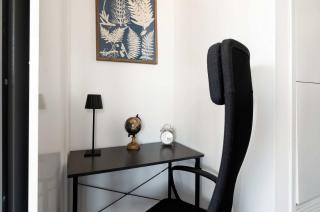 Studio with Spacious Patio Downtown - 6