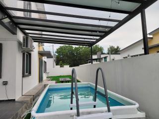 Kaloi's Cottage, Pool, BBQ, Near Beach, 5-15 Pax - 1