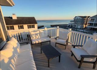 The Salty Porch - 9