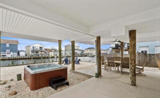 The Salty Porch - 5