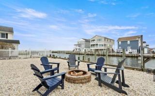 The Salty Porch - 1