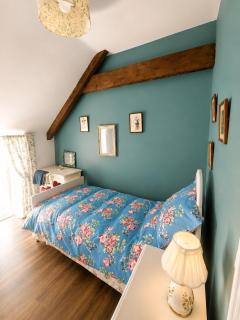 Scenic 4BR Farmhouse Escape in Kerry - 2