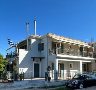 Thermos House Nydri - 0