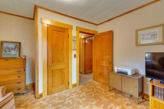 Cape House in Farmington w/ Shared Outdoor Pool! - 1