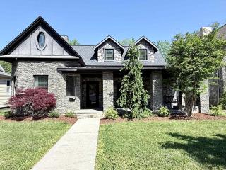 Story Book Cottage Near Downtown Johnson City - 0