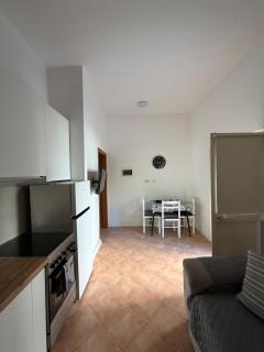 Edlira Apartments - 8