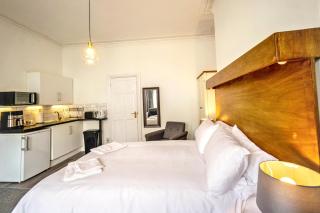 K Suites - Wellesley Road 1 - 4