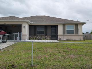 4 bed 2 bath family friendly home in SW Palm Bay - 3