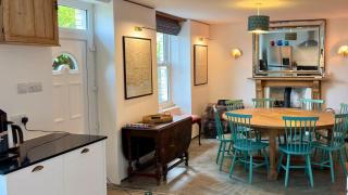 Avalon Farmhouse - 4