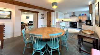 Avalon Farmhouse - 7