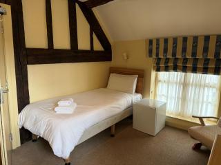Yesterday's Guest House - 7