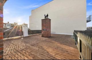 Elegant Apartment by the Royal Palace - Rooftop - 9