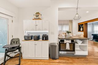 Pool Table • FirePit • BBQ Grill • Workspace • 6BR - 1