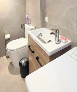 LE BARCARES Logement "Marenda" climatisé avec terrasse, plage à pied, place de parking - 4 personnes - 7
