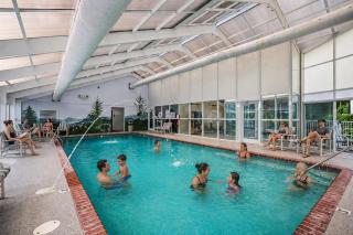 2 King BRs Balcony Resort Amenities Free Tix - 1