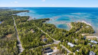 Large MODERN 4-Bedroom Close to LAKE AC - 3