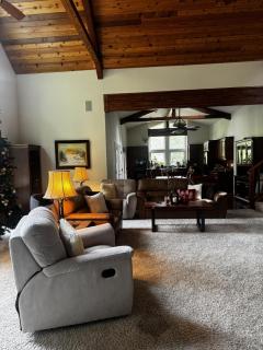 Monarch House at Shaver Lake - 9