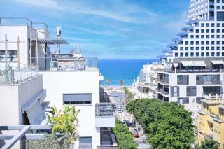 The Bauhaus Terrace with Eclectic 2BR & Sea View - 3