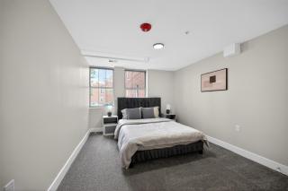 Sleek 2BR apartment in prime location - 0