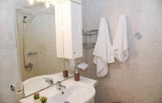 Sunny and Quiet 1 Bedroom Apt - Athen - 2