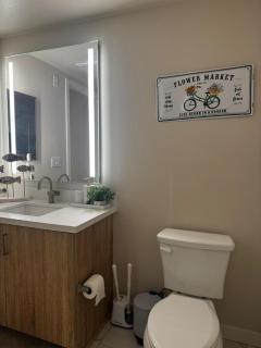 Hollywood Prime Location Apartment - Free Parking - 6