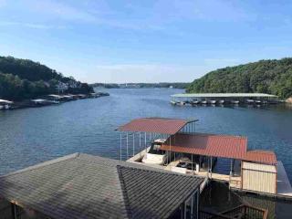 5BR On Point in Cove, Big Views, Huge Dock & Slip - 8