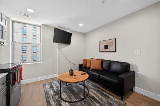 Elegant 2BR apartment with updated kitchen - 4