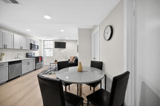 Elegant 2BR apartment with updated kitchen - 6
